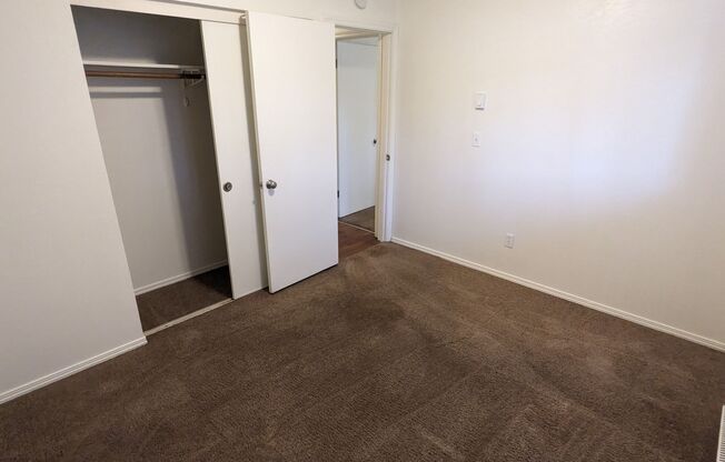 2 beds, 2 baths, 900 sqft, $1,525, Unit #24