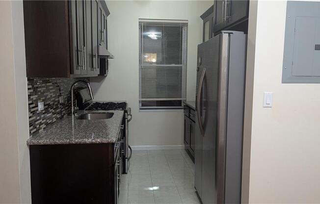 3 beds, 1 bath, 1,100 sqft, $2,900, Unit 2