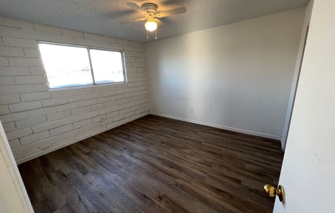 2 beds, 1 bath, $1,550, Unit 10