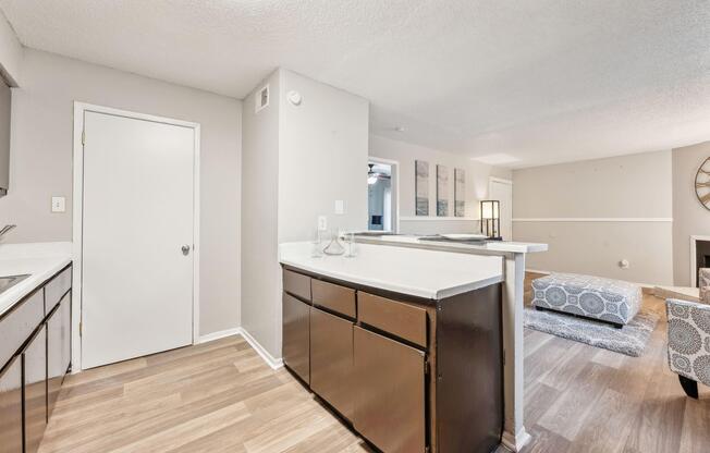 1 bed, 1 bath, 650 sqft, $1,099