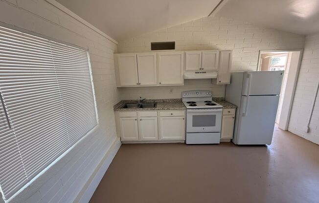 1347 East Benson Highway-Charming Apartments