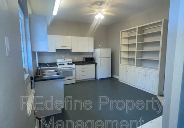 216 N 32 ST