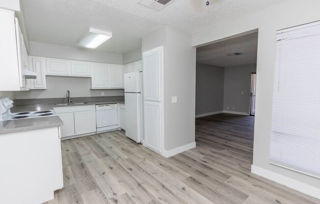 3 beds, 2 baths, $1,550, Unit # 1140
