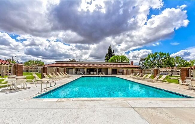 Cozy Townhome in Buena Park!