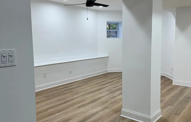2840 W FULTON