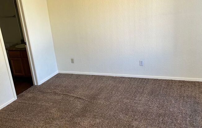 2 beds, 2 baths, 957 sqft, $1,015, Unit 66