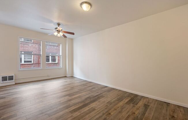 Studio, 1 bath, 400 sqft, $1,225, Unit B13