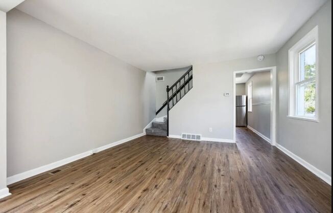 Fully Renovated Two-Bedroom Townhome In Dunalk