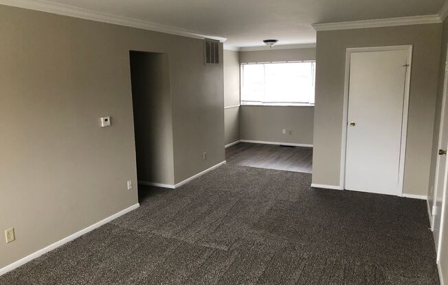 2 beds, 1 bath, 700 sqft, $800, Unit 2212 A