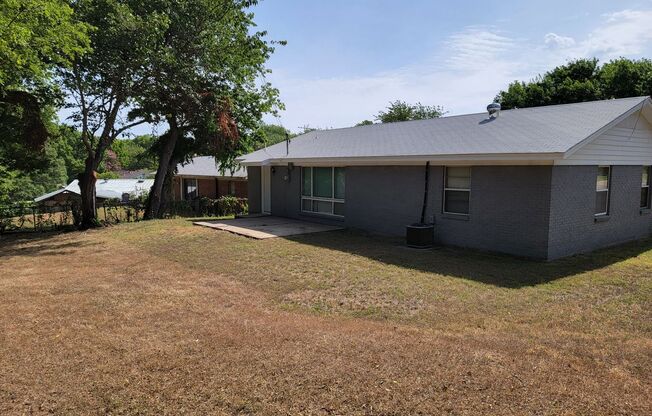 **MOVE IN SPECIAL--$500 RENT CREDIT FOR 2ND MONTH!!** (35% BAC)
