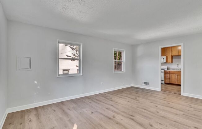 3 beds, 1 bath, $2,500