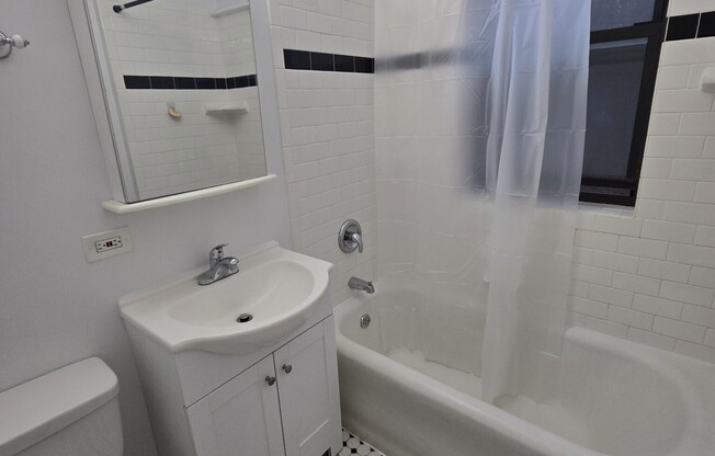 716 Reba Pl