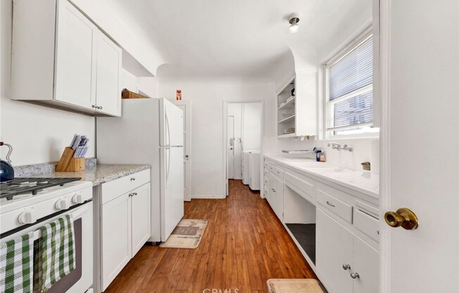 4343 LAUREL CYN BLVD
