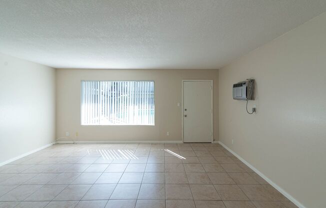 2 beds, 1 bath, 900 sqft, $2,150, Unit 09