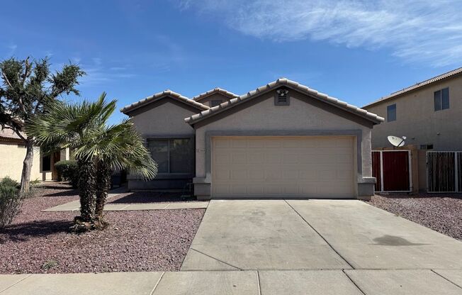 Beautiful Home for Rent in Phoenix! **NEW CARPET & FRESH PAINT**