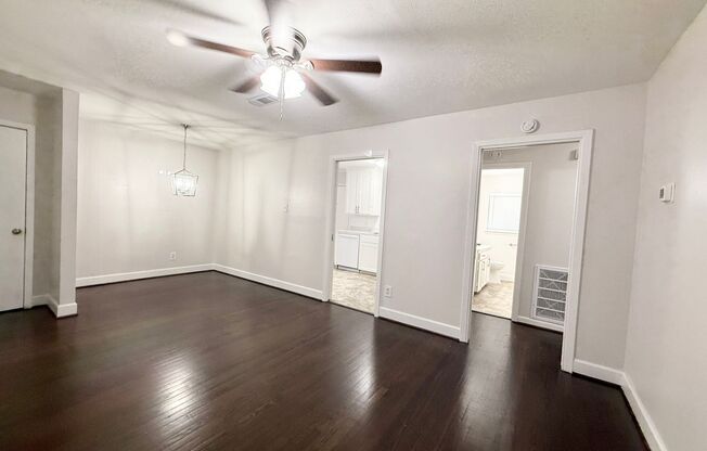 Beautiful and Spacious 4/1 Near Northside Elementary!