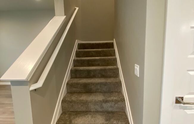 3 beds, 2.5 baths, 1,409 sqft, $2,000, Unit F5