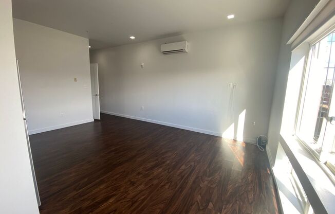 1 bed, 1 bath, 565 sqft, $1,607, Unit 404