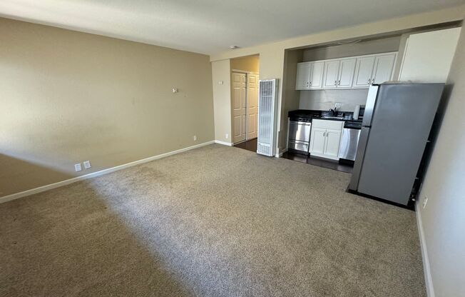 Studio, 1 bath, 360 sqft, $2,295