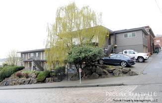 304 E THOMAS ST