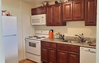 2 beds, 1 bath, 999 sqft, $2,643, Unit 27