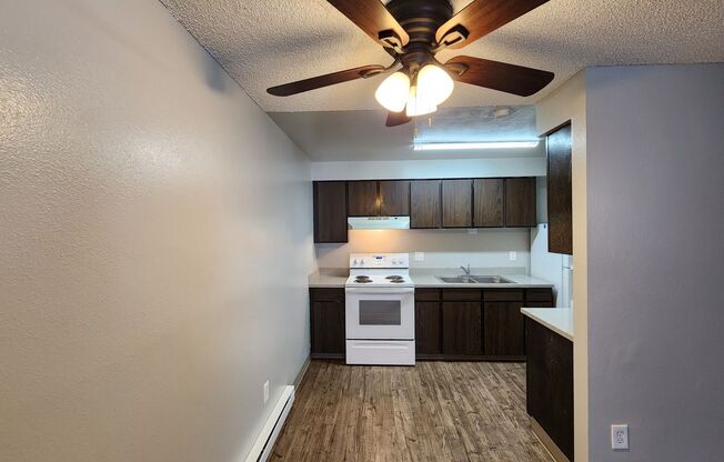 2 beds, 1 bath, 710 sqft, $1,100, Unit HH340