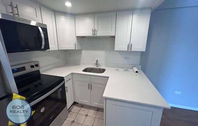 Forest Park! 1128 Des Plaines Ave.