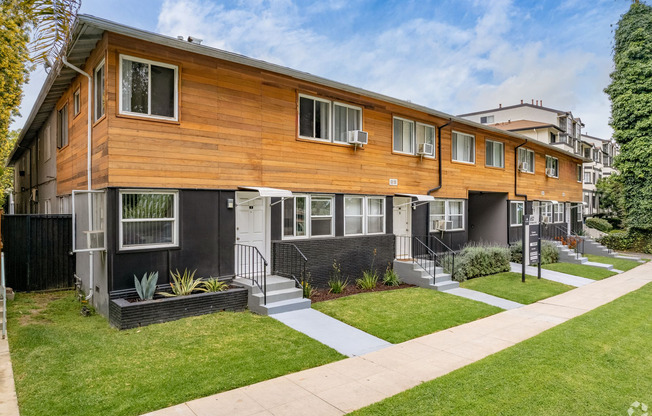 652 Veteran Ave