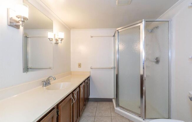 1 bed, 1 bath, $1,694, Unit 219Hse Lower Apartment