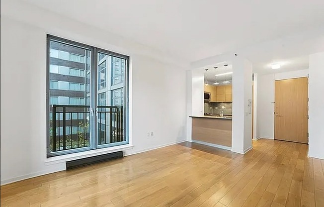 1 bed, 1 bath, 700 sqft, $5,250, Unit 5G