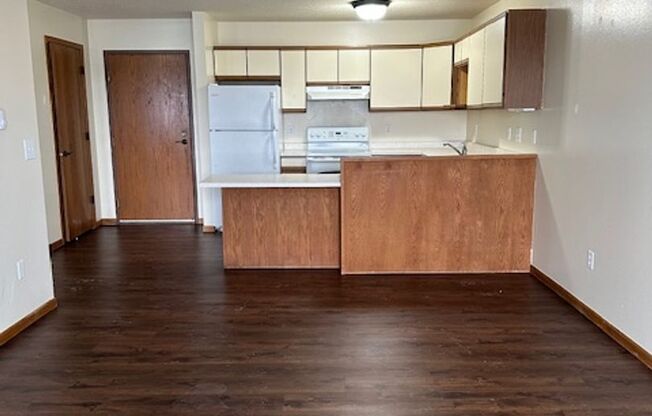 1 bed, 1 bath, 700 sqft, $1,220, Unit 401-213