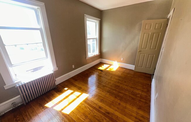 18 HENDRY ST