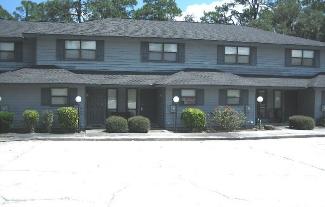 WATERFRONT CONDO IN LAKE PARK