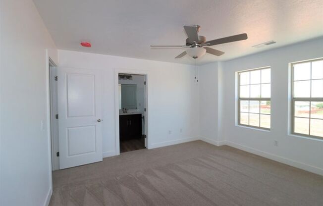 3 beds, 2.5 baths, $1,795, Unit # 45