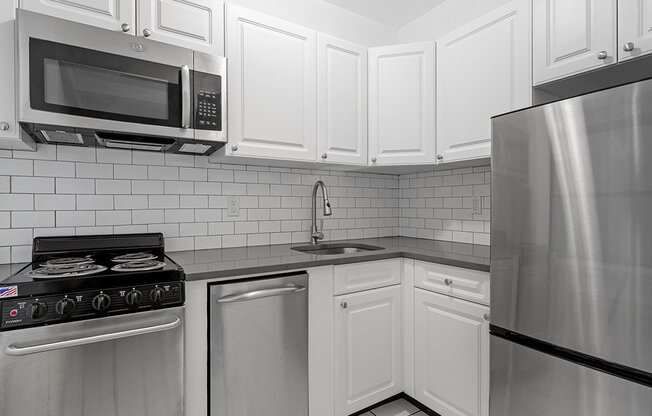 1 bed, 1 bath, $3,100, Unit 10I