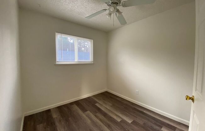 1165 MAGNOLIA AVE