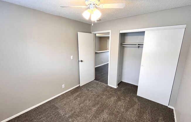 2 Bedroom Apartment w/ BALCONY & On-site Laundry Newly Renovated