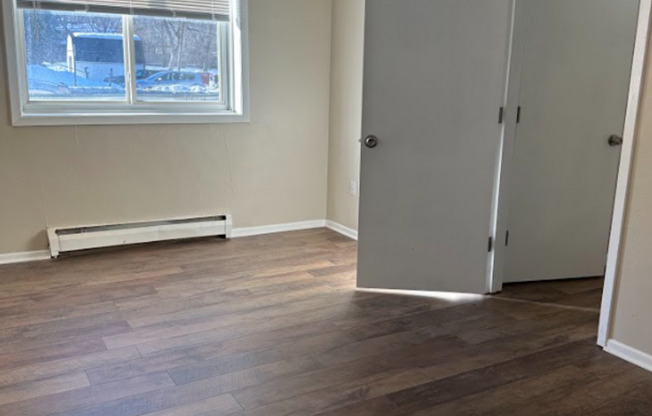 1 bed, 1 bath, 650 sqft, $1,265, Unit 1650-9