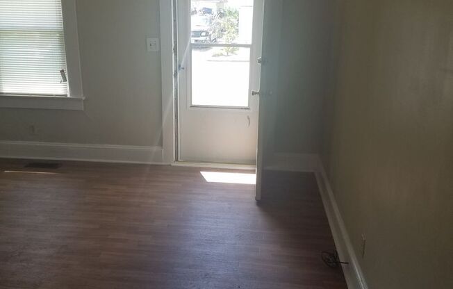 2 beds, 1 bath, 756 sqft, $800, Unit 300-A