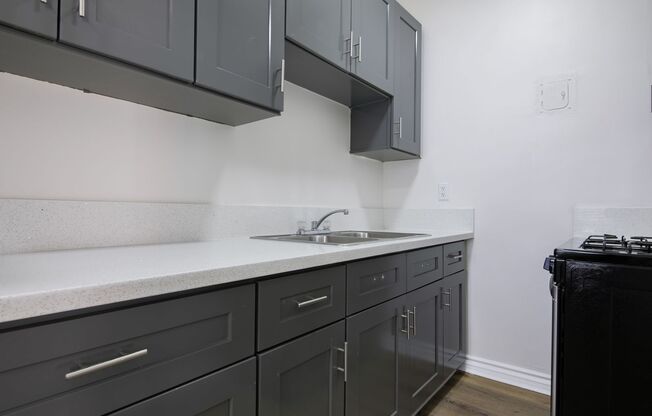 Studio, 1 bath, 450 sqft, $1,395, Unit 101