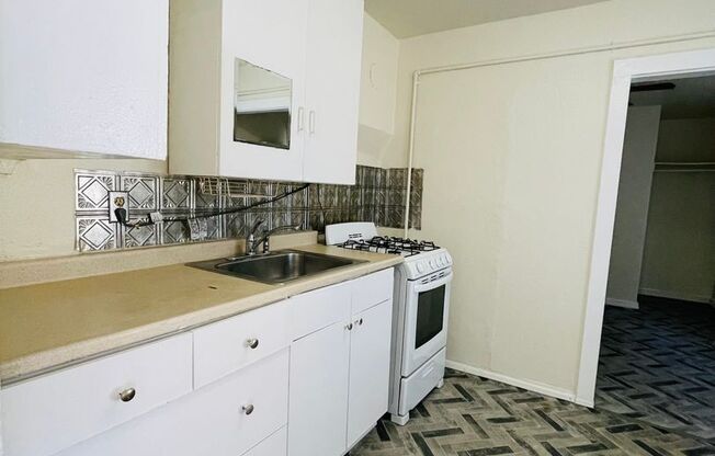 Studio, 1 bath, $775