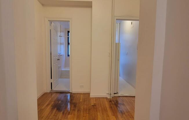 1 bed, 1 bath, $3,495, Unit 8-J