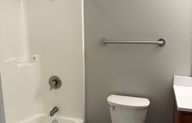 2 beds, 2 baths, 970 sqft, $1,495, Unit Unit 216