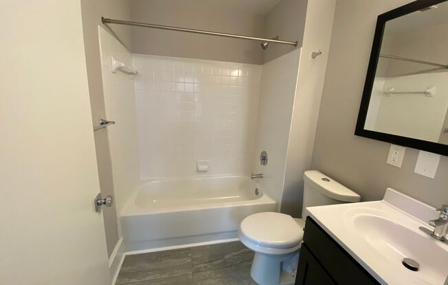 2 beds, 2 baths, 912 sqft, $1,750, Unit 404