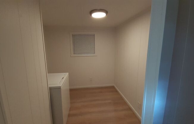 1 bed, 1 bath, $975, Unit 4