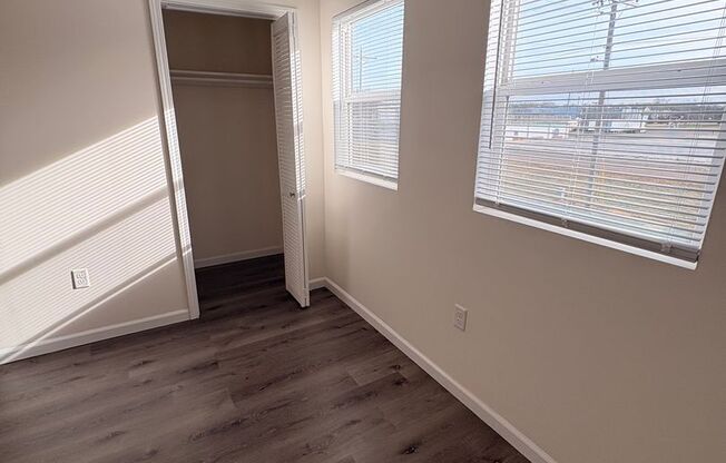 2 beds, 1 bath, 600 sqft, $725, Unit 440 SE Tefft St - Unit 09