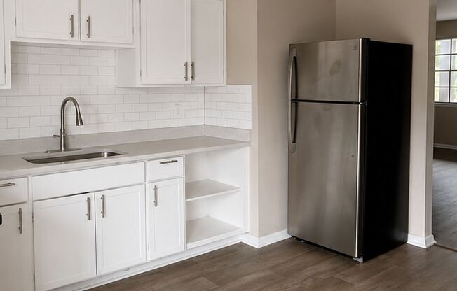2 beds, 1 bath, 1,010 sqft, $1,150, Unit I01