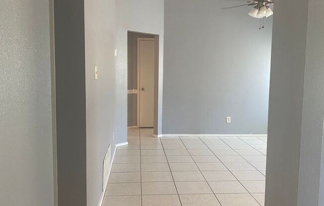 2 beds, 1 bath, $1,275