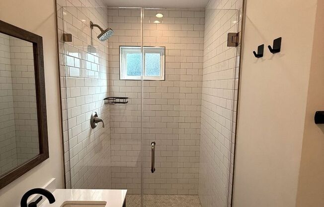 1 bed, 1 bath, $2,300