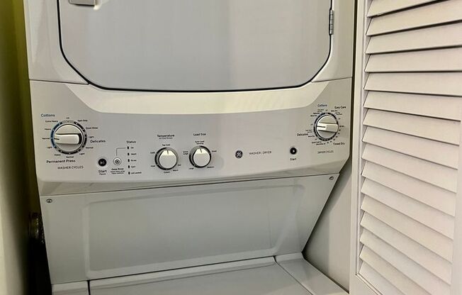 2 beds, 2 baths, $3,200, Unit UNIT 1107